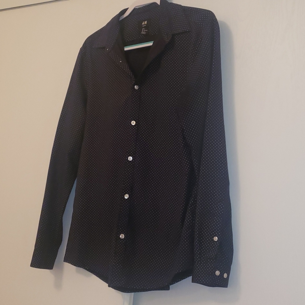 H&M Button-up for Men. 😀 - Picture 3 of 8